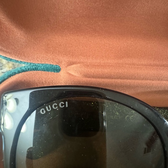 New Gucci sunglasses - Picture 3 of 4